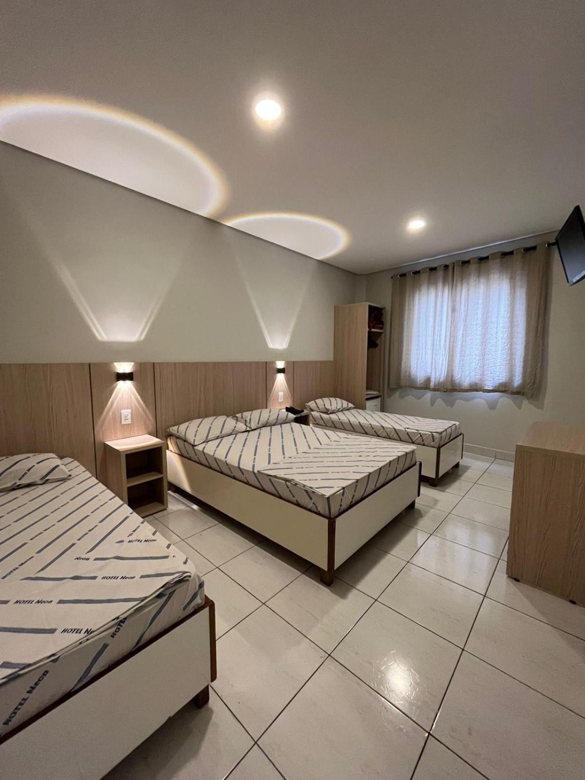 Hotel Neon - Proximo A 25 De Marco, Bom Retiro E Bras, A 2Min Do Mirante Sampa Sky E Pista De Skate Anhangabau เซาเปาโล ภายนอก รูปภาพ