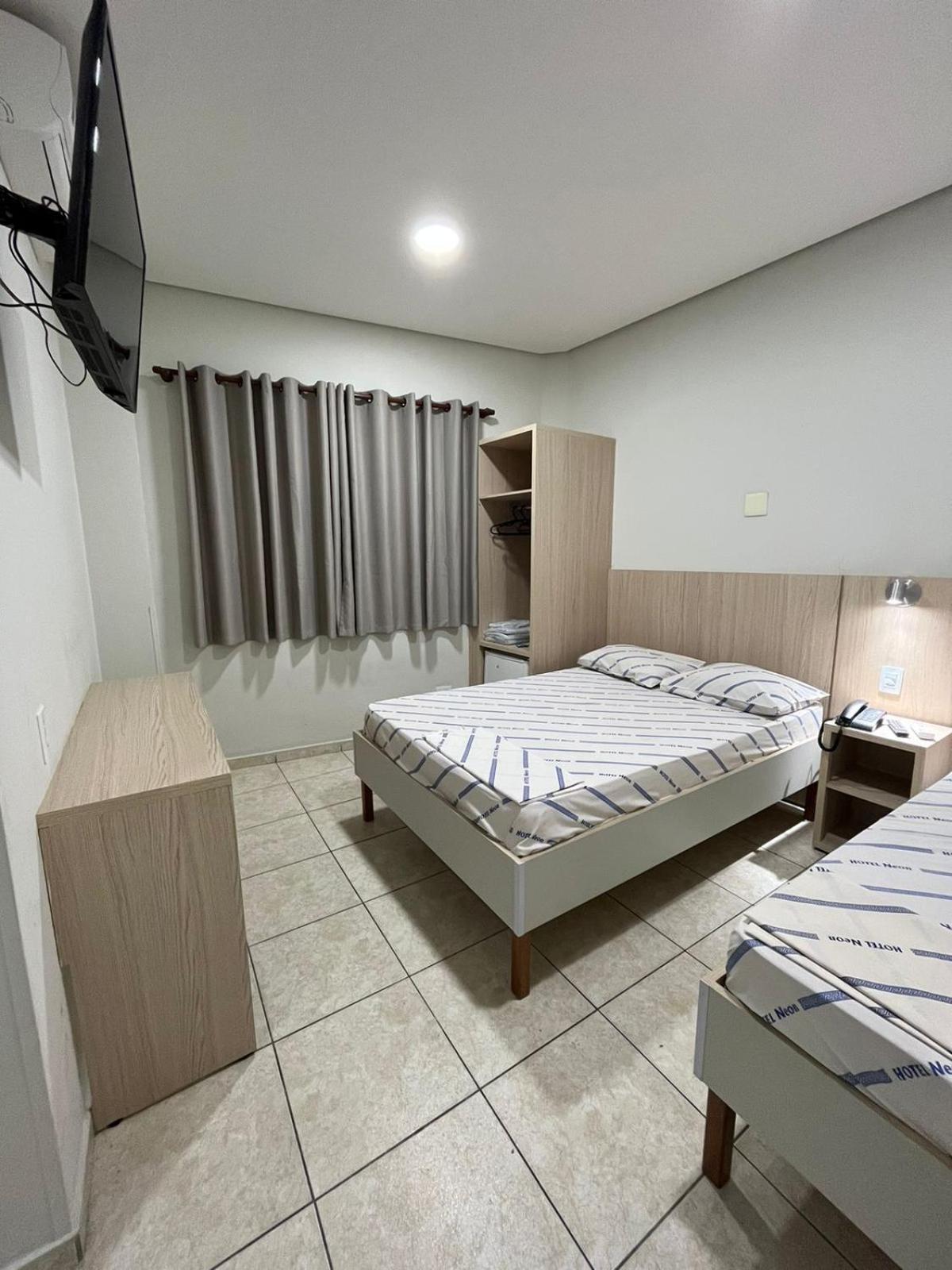 Hotel Neon - Proximo A 25 De Marco, Bom Retiro E Bras, A 2Min Do Mirante Sampa Sky E Pista De Skate Anhangabau เซาเปาโล ภายนอก รูปภาพ